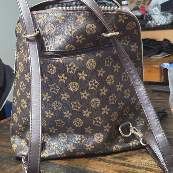 Roberto convertible Purse/Knapsack - Picture 4 of 11